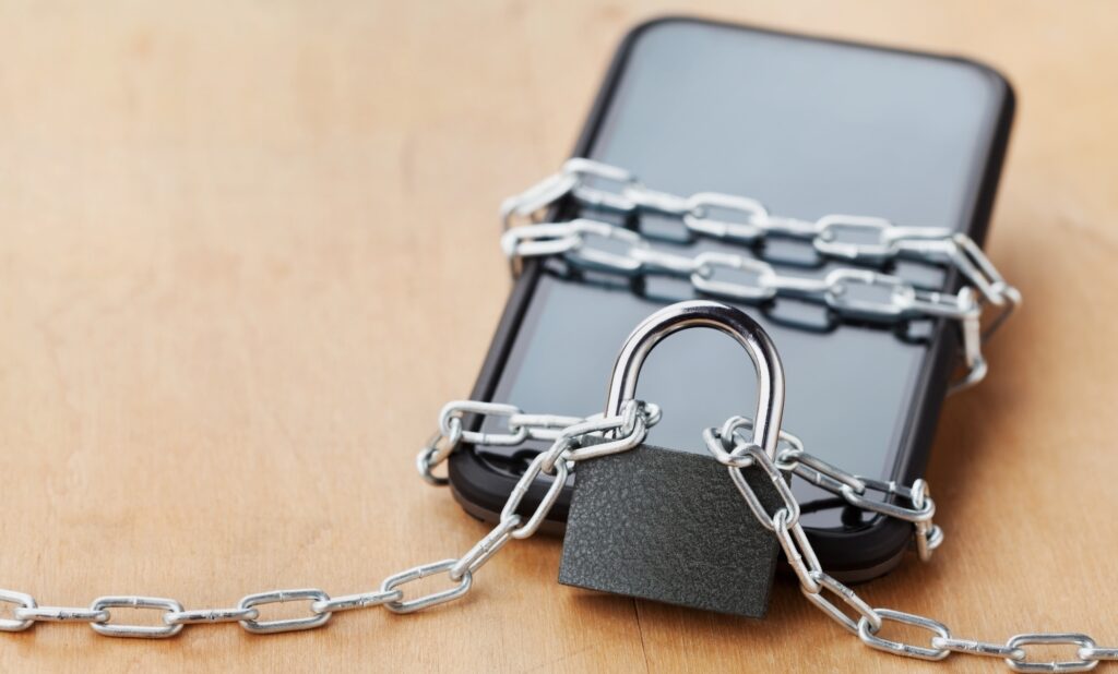 چطور با خانواده و دوستان مرزبندی دیجیتال داشته باشیم؟ (مدیریت گروههای خانوادگی)_رنگو 23 1760550436 973 چطور با خانواده و دوستان مرزبندی دیجیتال داشته باشیم؟ مدیریت