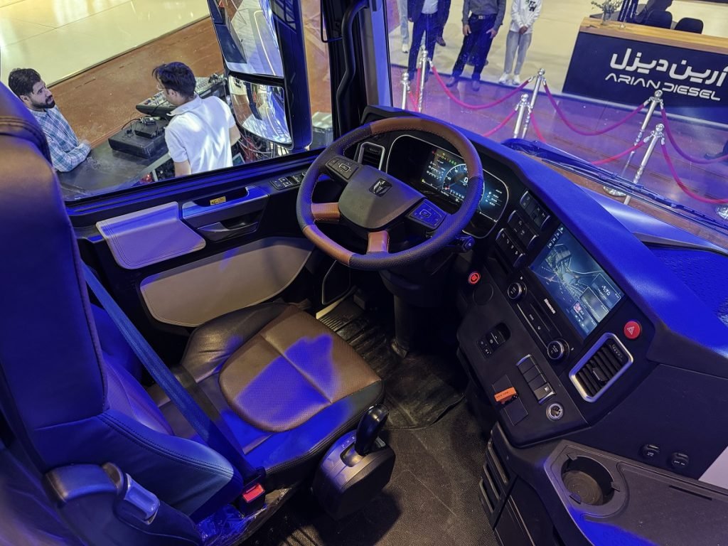 کشنده T-MARK آفتاب دیزل در نمایشگاه ماشین اصفهان ۱۴۰۴ رونمایی شد_رنگو 4 نمایشگاه خودرو اصفهان